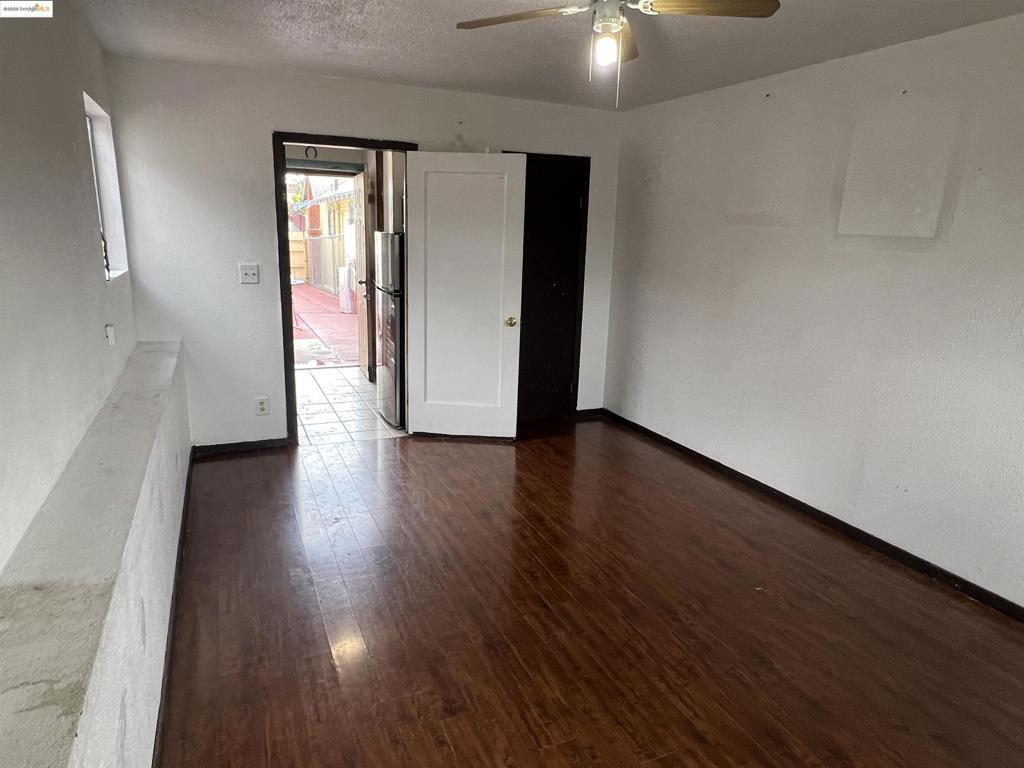 OAKLAND - Residential Income