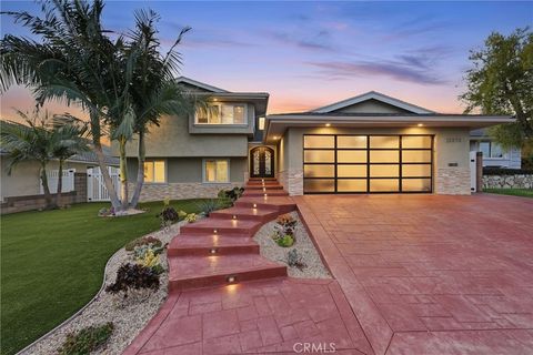 23313 Almarosa Torrance CA 90505