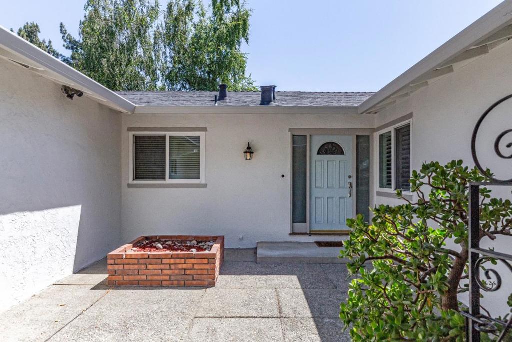 2272 Glenkirk Drive