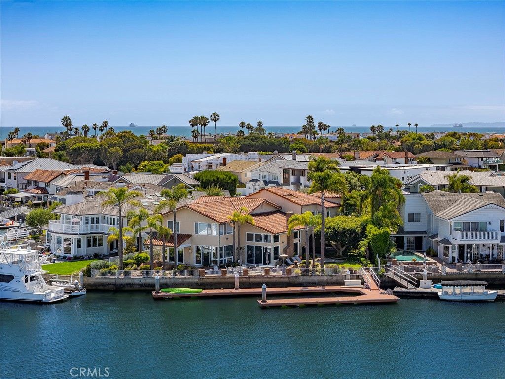 Photo of 16932 Coral Cay LN, Huntington Beach, CA 92649 (MLS # OC26148542)