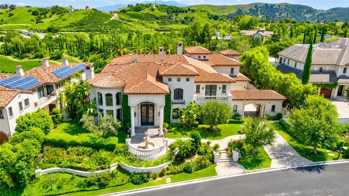 2465 Collinas