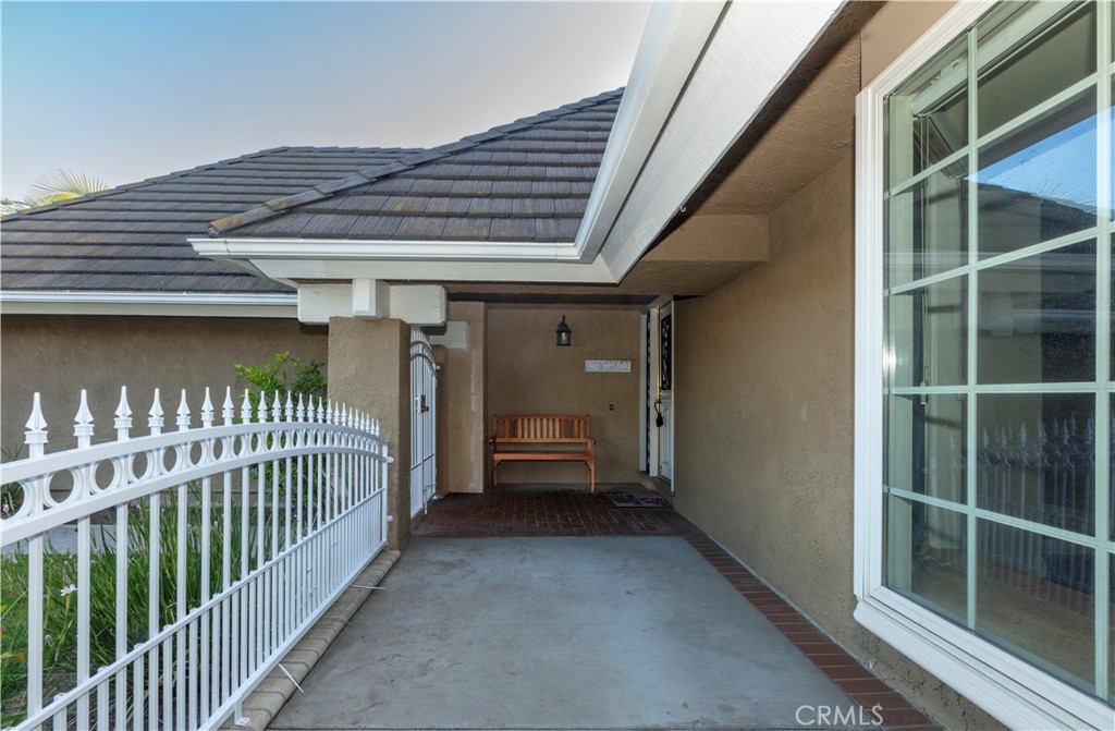 Properties 2 15191 Touraine Way