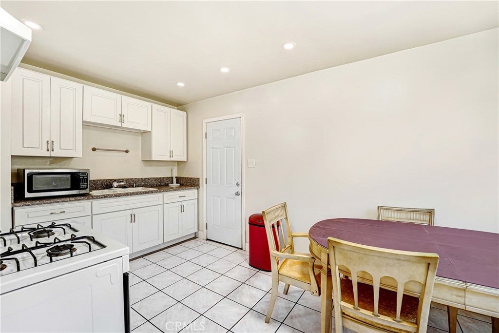 3818 W 111TH Place