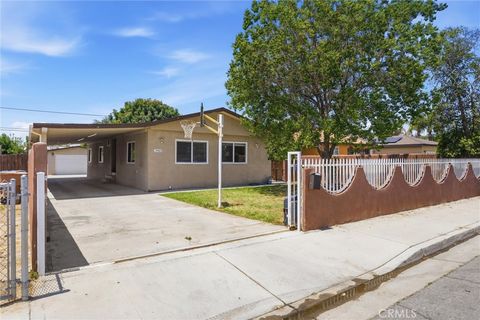 Photo of 3423 Anderson Street, Bakersfield, CA 93307 (MLS # CV26104887)