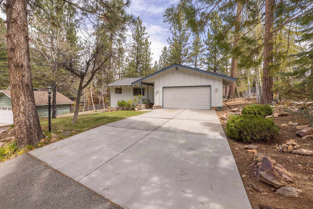 41726 Comstock Lane