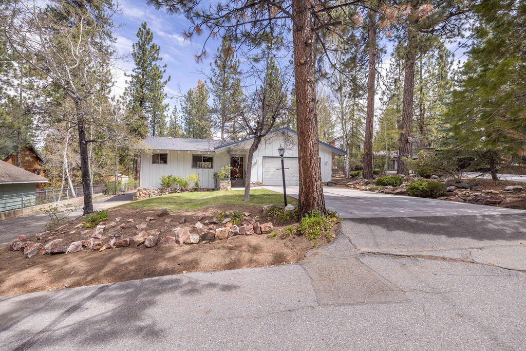 41726 Comstock Lane