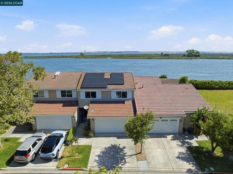 Photo of 46 Edgewater Pl PL, Pittsburg, CA 94565 (MLS # 41138531)
