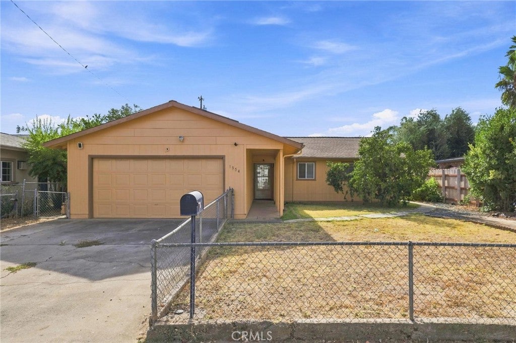 1954 Pinewood Way