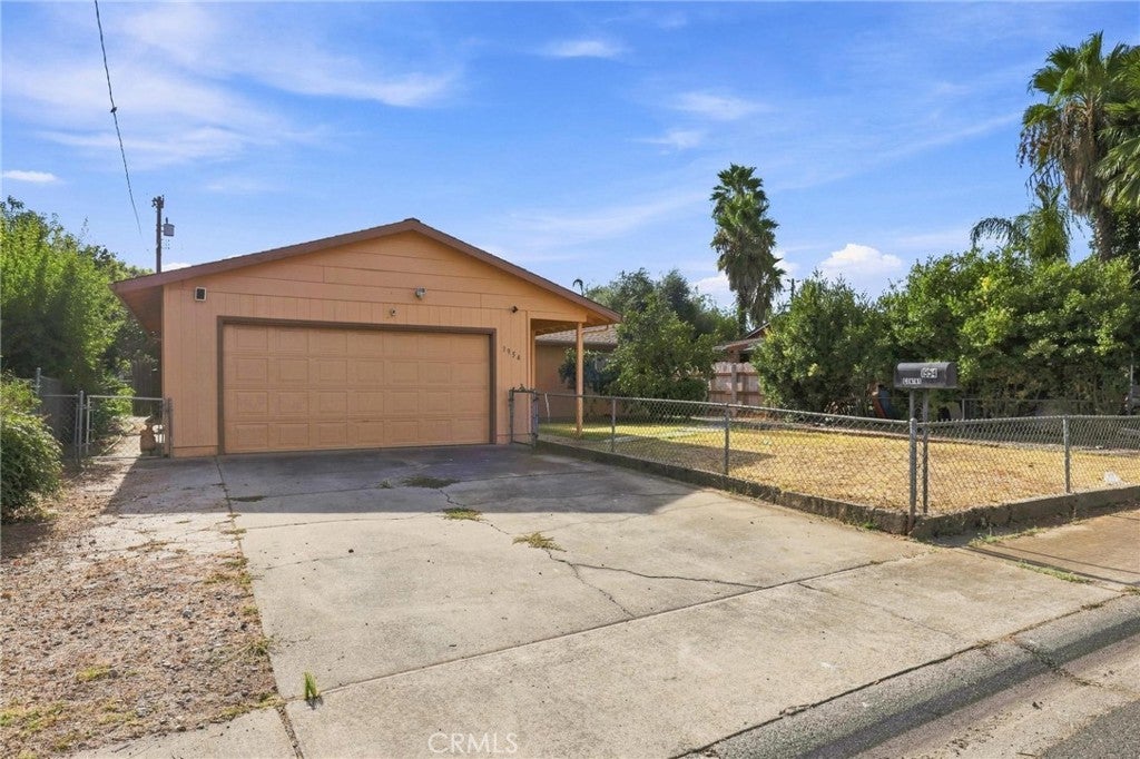 1954 Pinewood Way