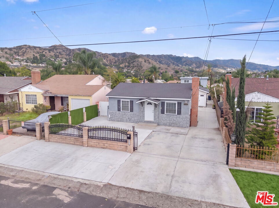 7822 Ferncola Avenue