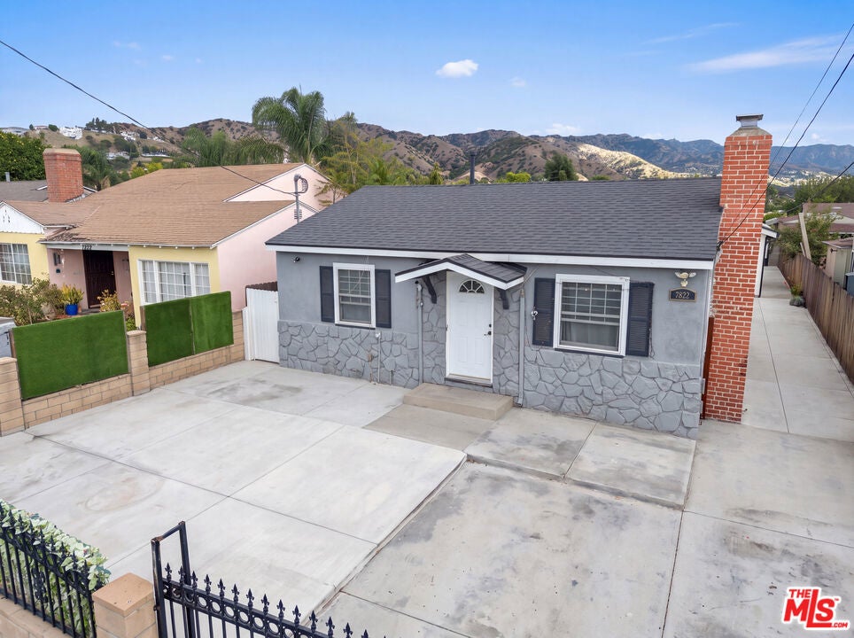 7822 Ferncola Avenue