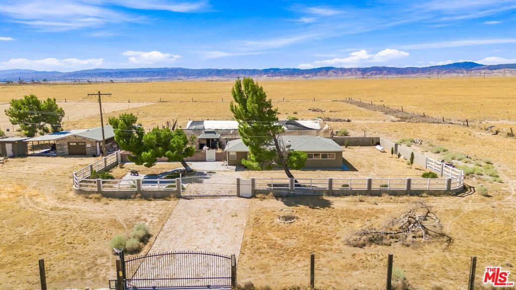 Photo of 48761 110th Street, Lancaster, CA 93536 (MLS # 26995919)
