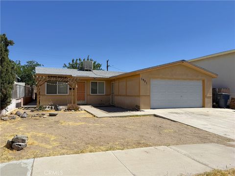 Photo of 1901 Sunset Street, Barstow, CA 92311 (MLS # HD26135883)