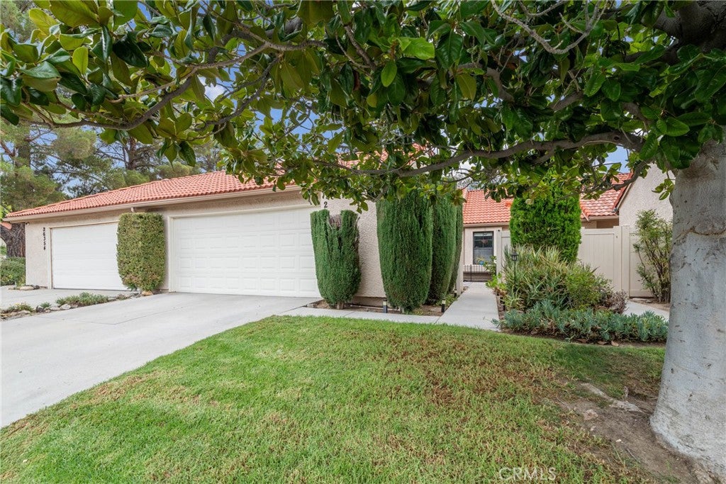 26352 Rainbow Glen