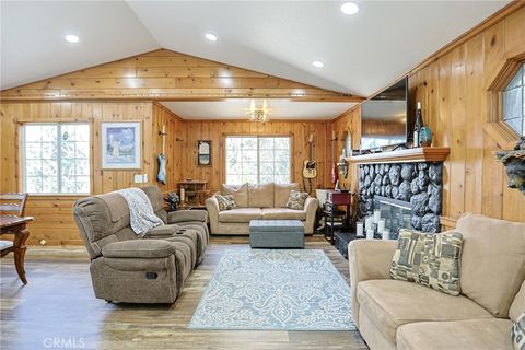 Tiny photo for 23095 Hemlock Ln, Crestline, CA 92325 (MLS # OC26049575)