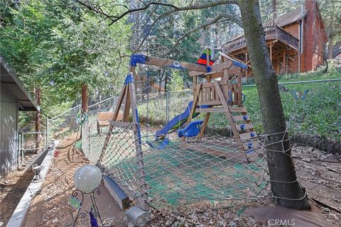 Tiny photo for 23095 Hemlock Ln, Crestline, CA 92325 (MLS # OC26049575)