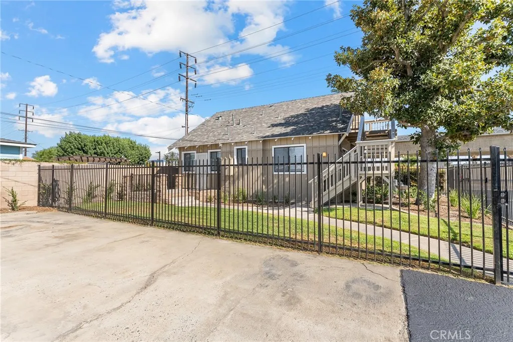 Riverside, California 92501, United States, 4 Bedrooms Bedrooms, ,3 BathroomsBathrooms,Residential,Active,221123