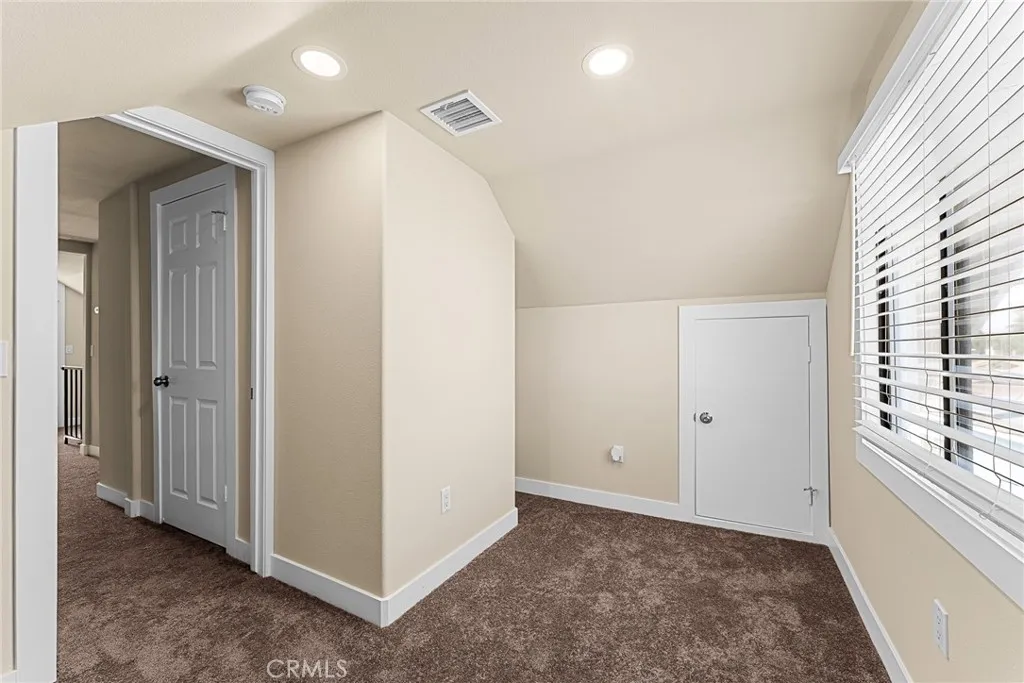 Riverside, California 92501, United States, 4 Bedrooms Bedrooms, ,3 BathroomsBathrooms,Residential,Active,221123