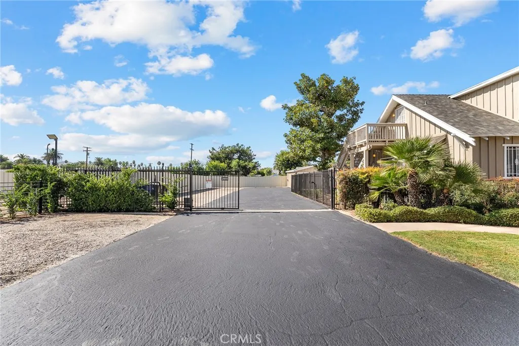 Riverside, California 92501, United States, 4 Bedrooms Bedrooms, ,3 BathroomsBathrooms,Residential,Active,221123