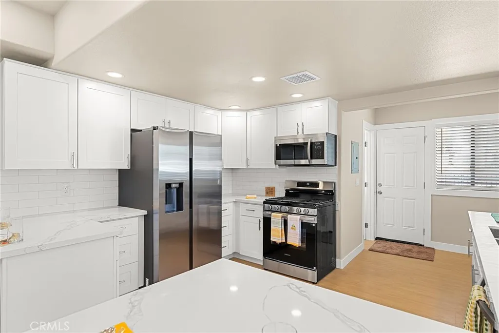 Riverside, California 92501, United States, 4 Bedrooms Bedrooms, ,3 BathroomsBathrooms,Residential,Active,221123