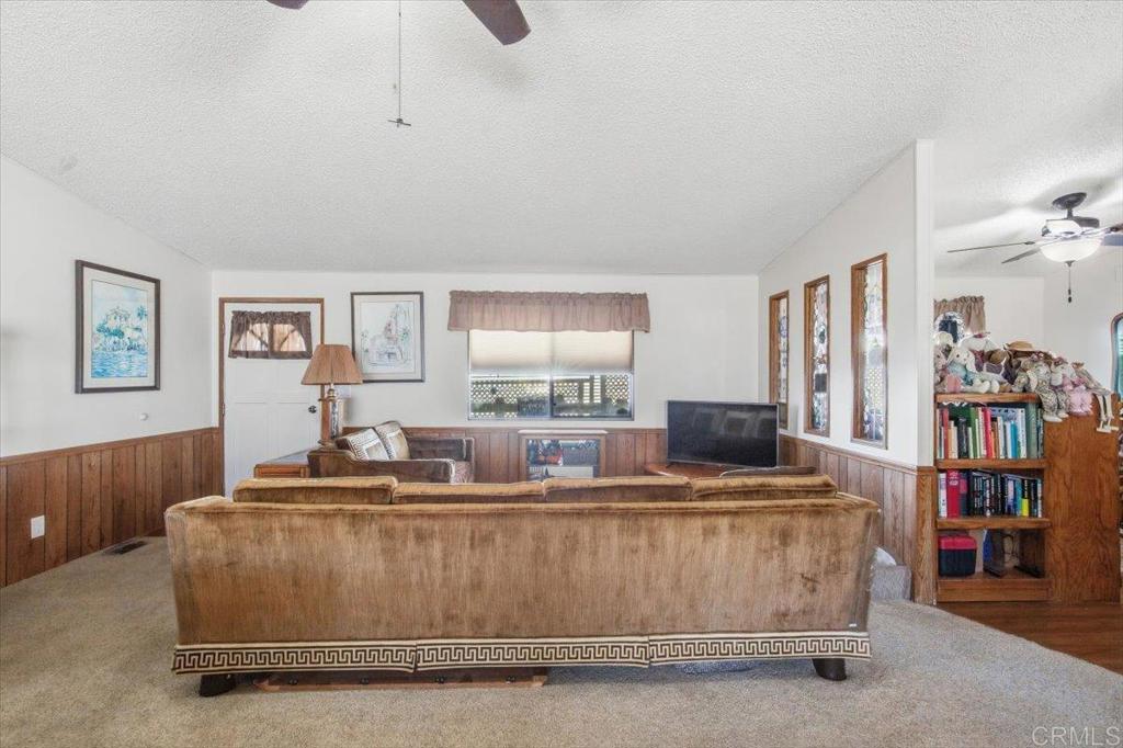 1525 W Oakland Avenue 55