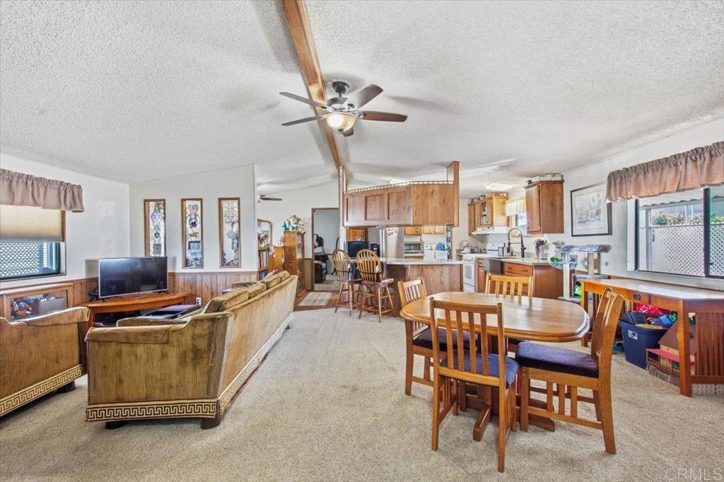 1525 W Oakland Avenue 55