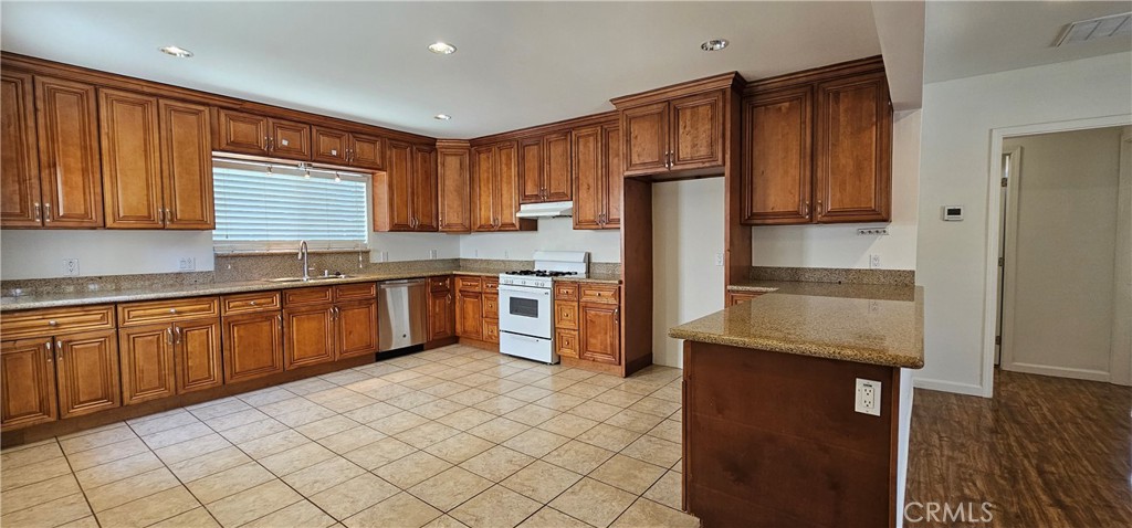 A Fresh Start, With Room to Grow!
Inviting Home with ADU Potential and Endless Opportunities!
Step into this freshly painted 3-bedroom, 1-bathroom home located in a vibrant and evolving neighborhood. Featuring a spacious living room and a generously sized kitchen with an abundance of cabinet space. This home offers a comfortable and functional layout ready for your personal touch.
The interior is clean and well-kept, allowing you to move in right away and remodel at your own pace—whether your updating one room at a time or planning a full renovation.
One of the most exciting features is the expansive backyard, offering ample space to build an Accessory Dwelling Unit (ADU). With many neighboring homes already adding ADUs, this is a prime opportunity to increase value, create rental income, or accommodate extended family.
Whether you're a first-time buyer, investor, or someone with a vision, this home is full of possibilities and waiting for the right owner to make it their own.