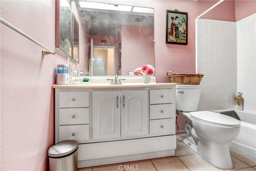listing image 130724162716360603805