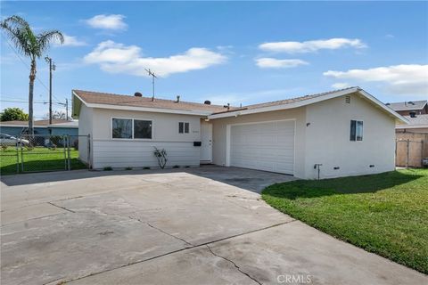 Photo of 10202 Mina Avenue, Whittier, CA 90605 (MLS # MB26041527)