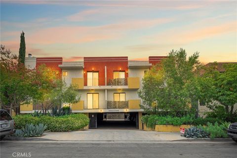 Photo of 10740 Lawler ST #5, Los Angeles, CA 90034 (MLS # AR26096190)