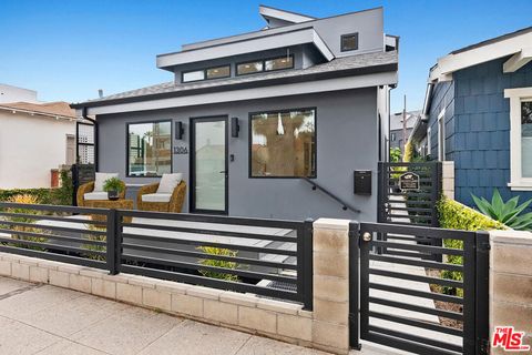Photo of 1306 Cabrillo Avenue, Venice, CA 90291 (MLS # 25629823)