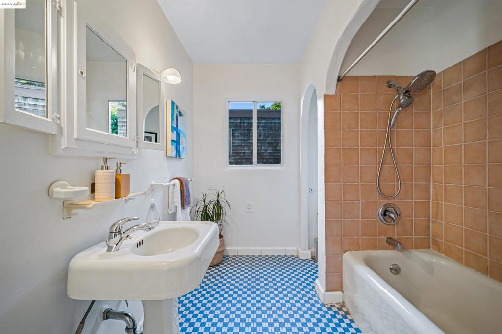 BERKELEY HILLS - Residential