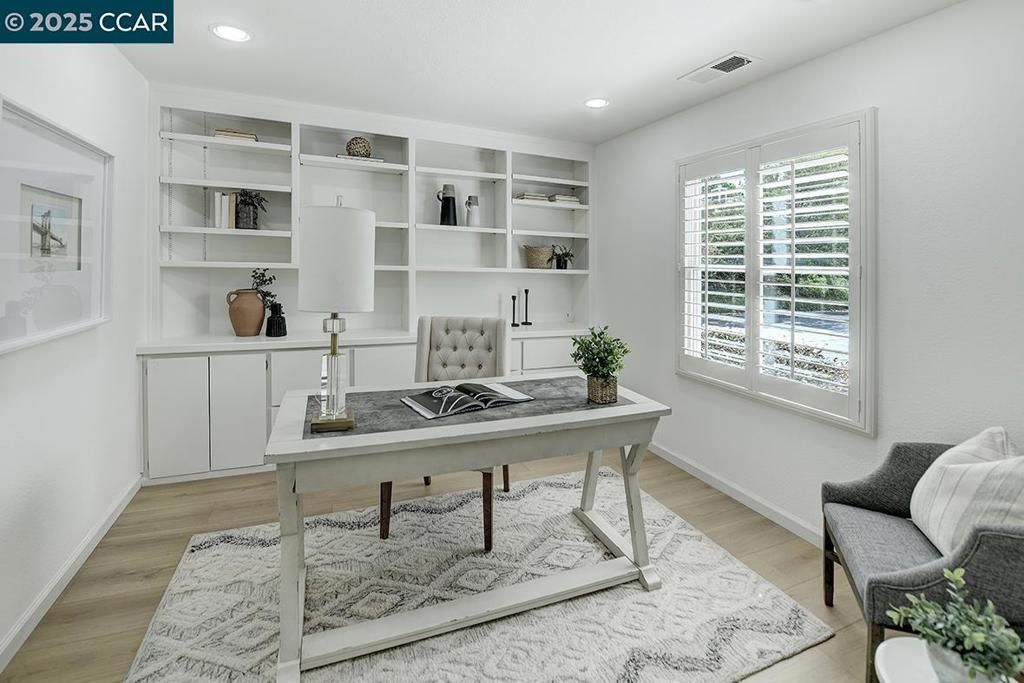listing image 130727672634238778725
