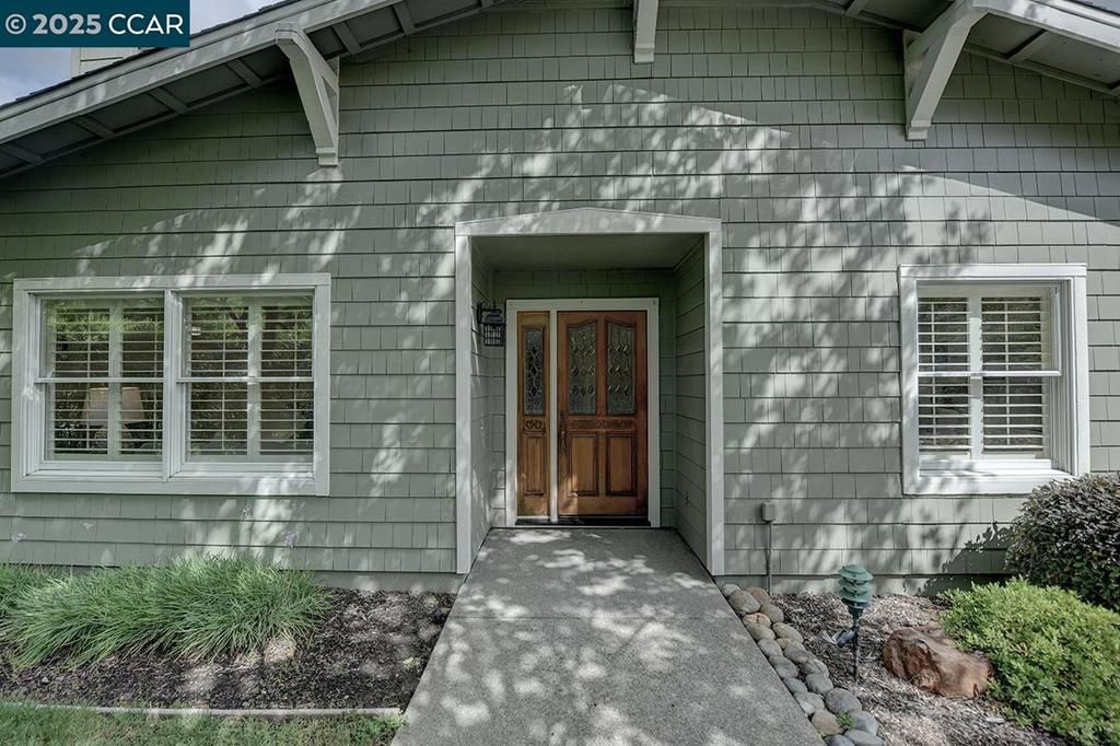 listing image 130727798673332605158