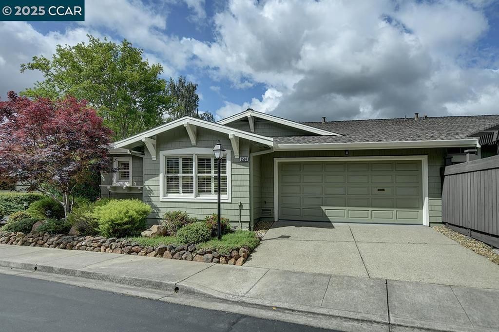 listing image 130722661975835146110