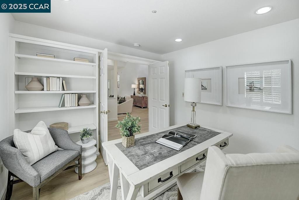 listing image 130720561895807539117