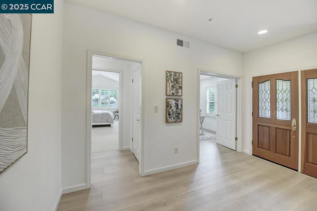 listing image 130728648521974366965
