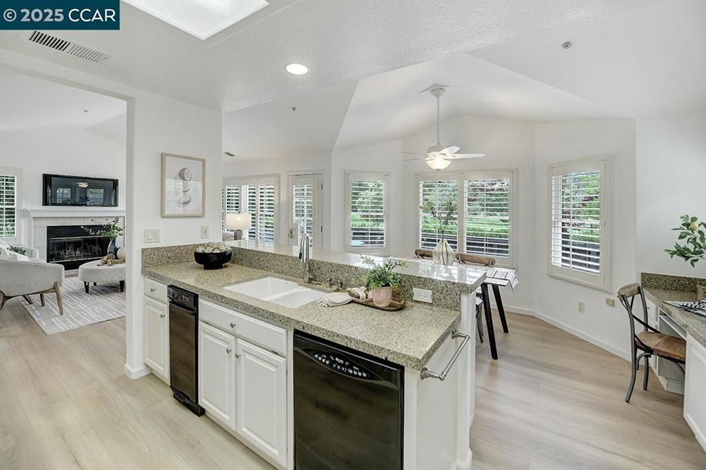 listing image 130724247802089469576