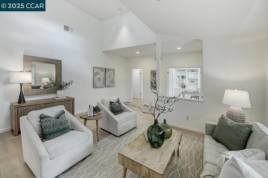 listing image 130720023913243469462