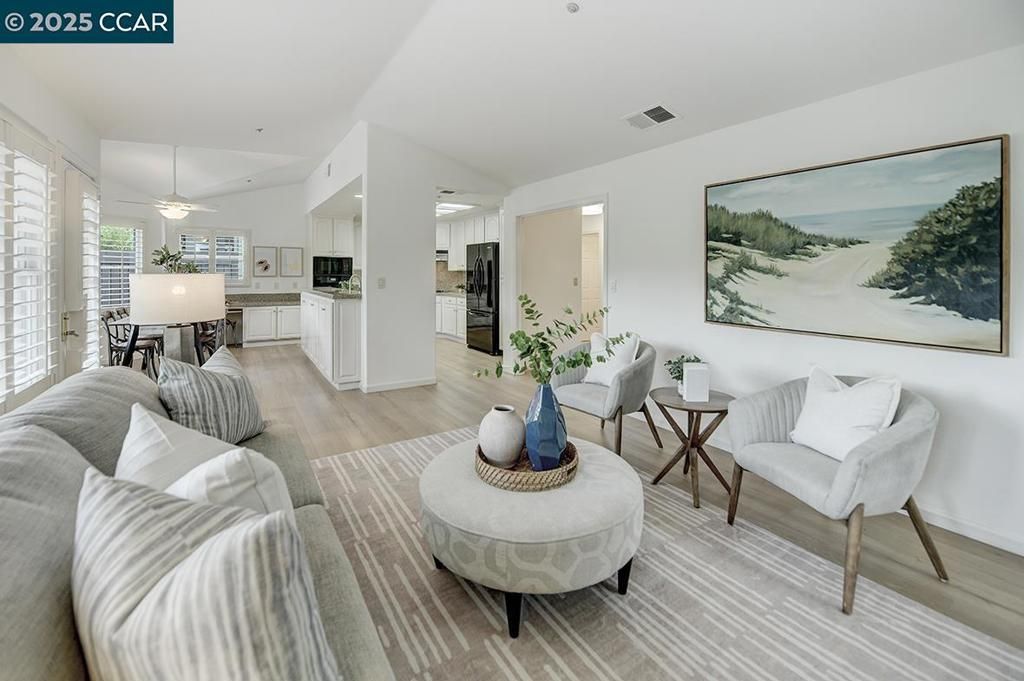 listing image 130727726309832407627