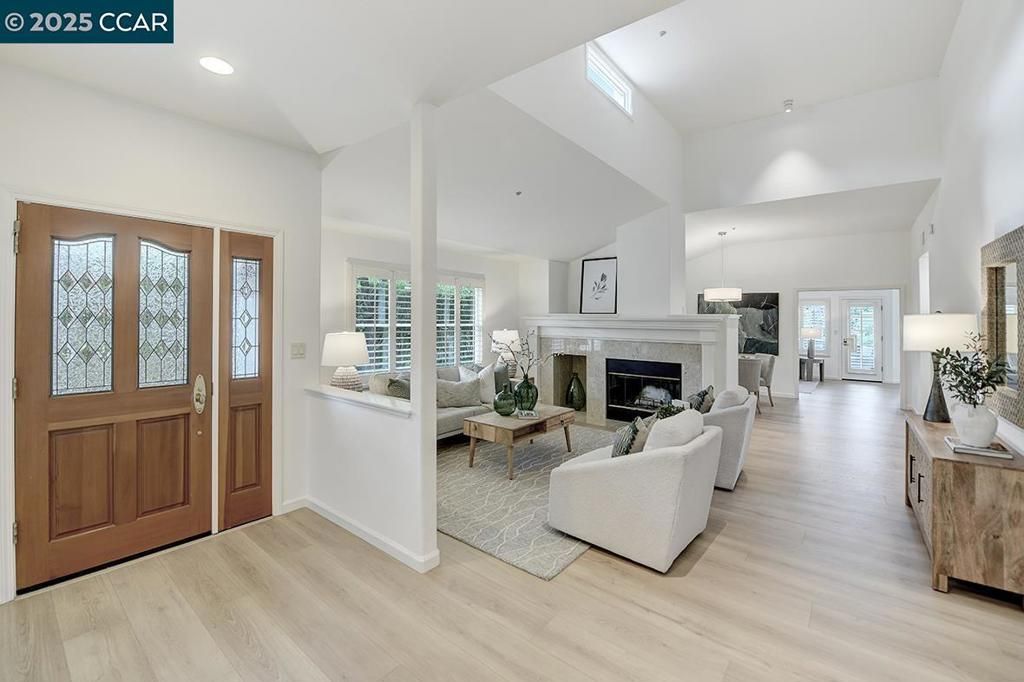 listing image 130724527781646719051