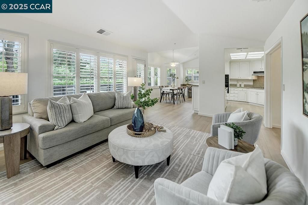 listing image 130728213463765866059