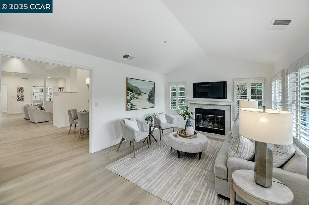 listing image 130729802223455865790