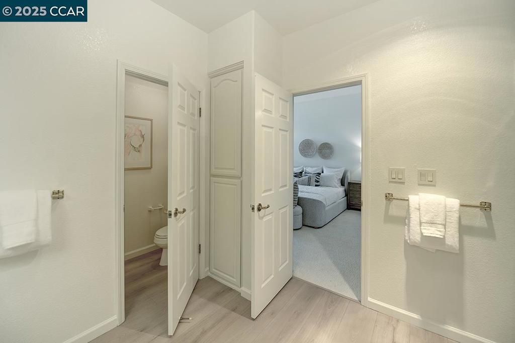 listing image 130727586565388332674