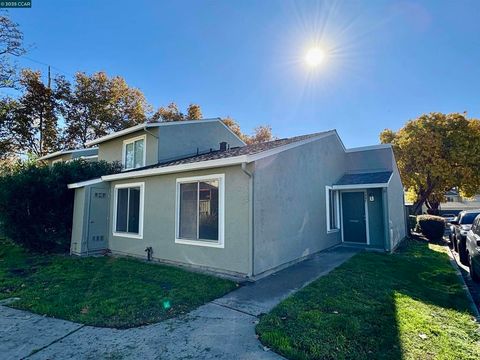 Photo of 1097 Ribisi Cir Cir, San Jose, CA 95131 (MLS # 41118448)