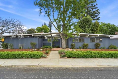 Photo of 226 Ely Place, Palo Alto, CA 94306 (MLS # ML82042078)