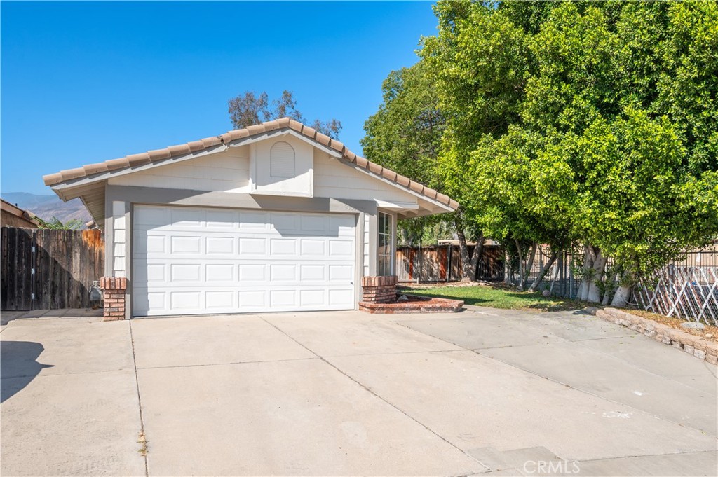 27394 Rustic Lane