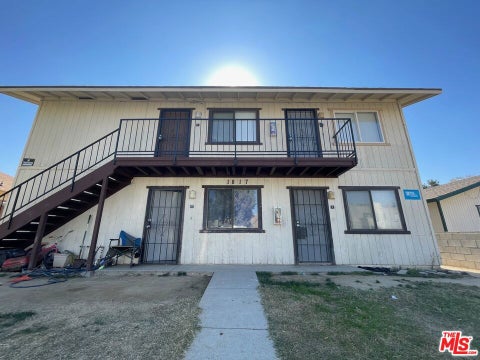 Photo of 1817 Blanche Street #C, Bakersfield, CA 93304 (MLS # 26105578)