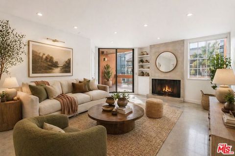 Photo of 740 N Kings Road #102, West Hollywood, CA 90069 (MLS # 26799253)