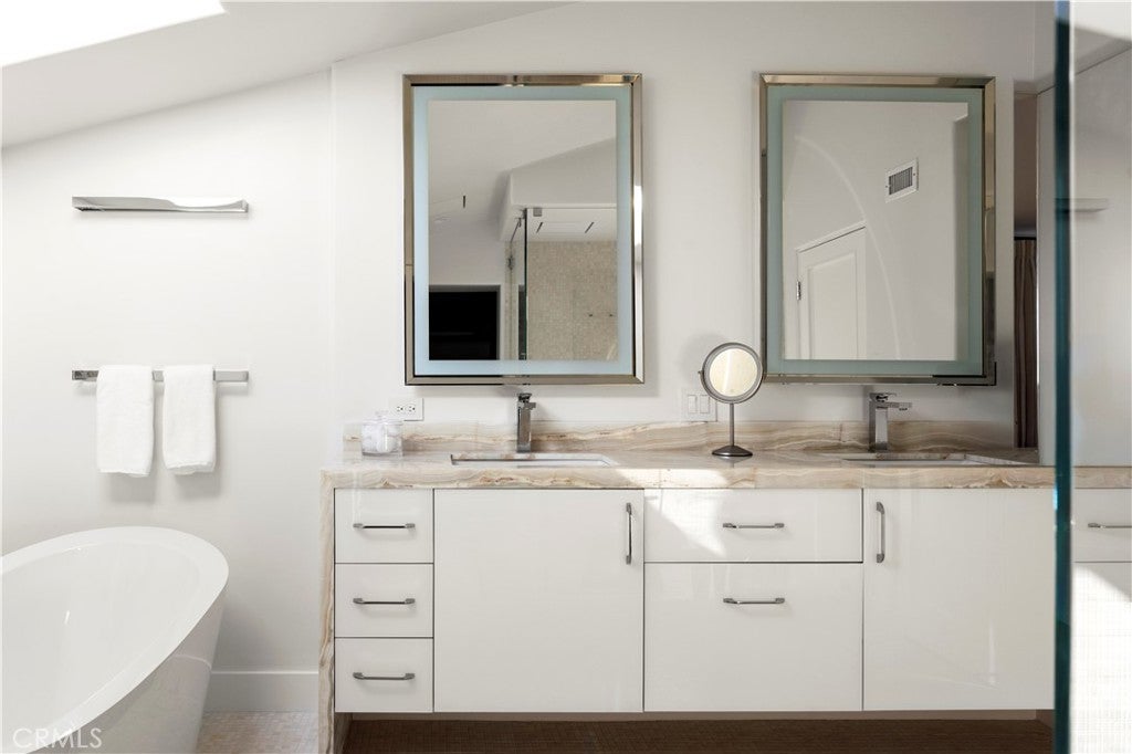 52 N Portola, Laguna Beach CA 92651 - Photo 24